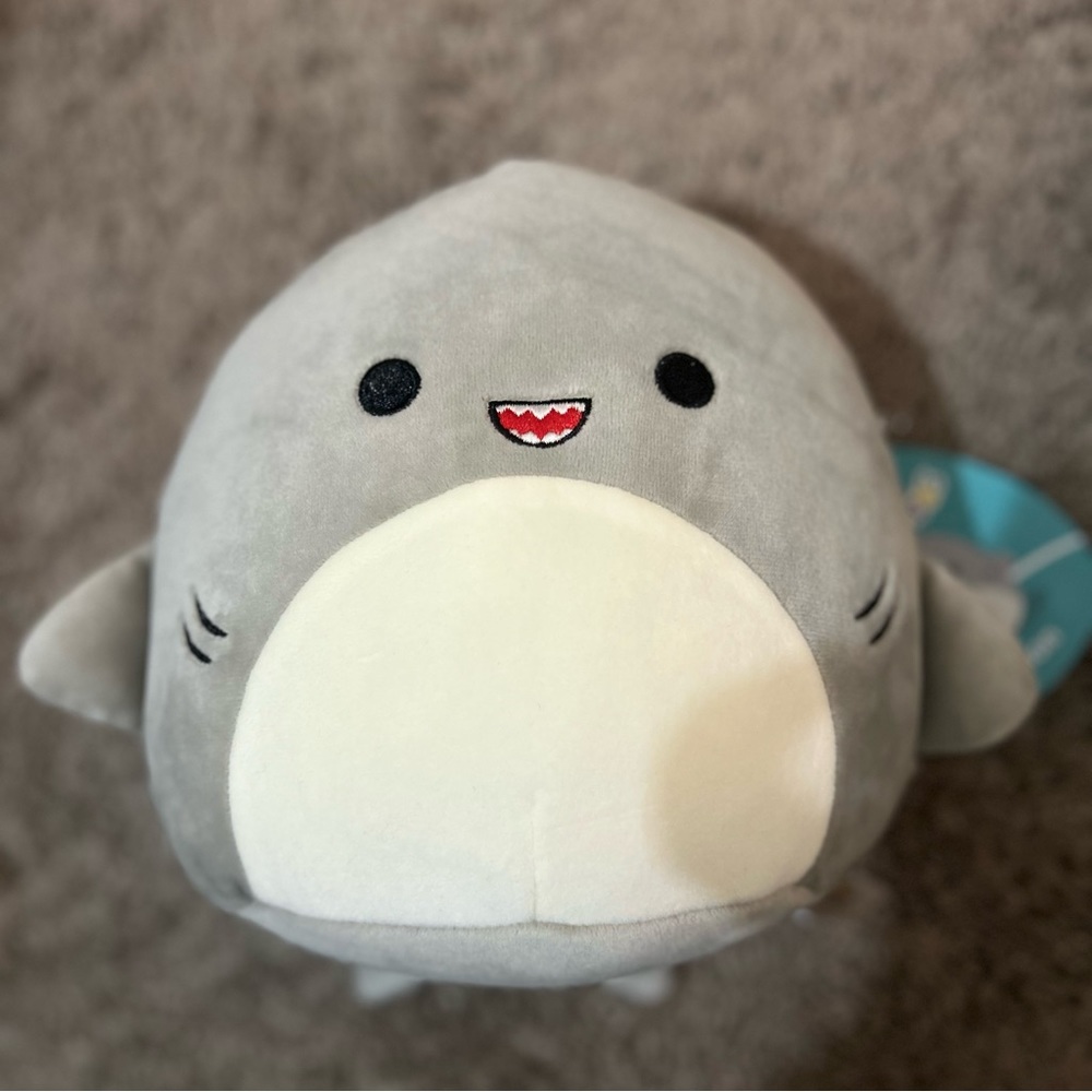 NWT Gordon the Shark 7” Squishmallow